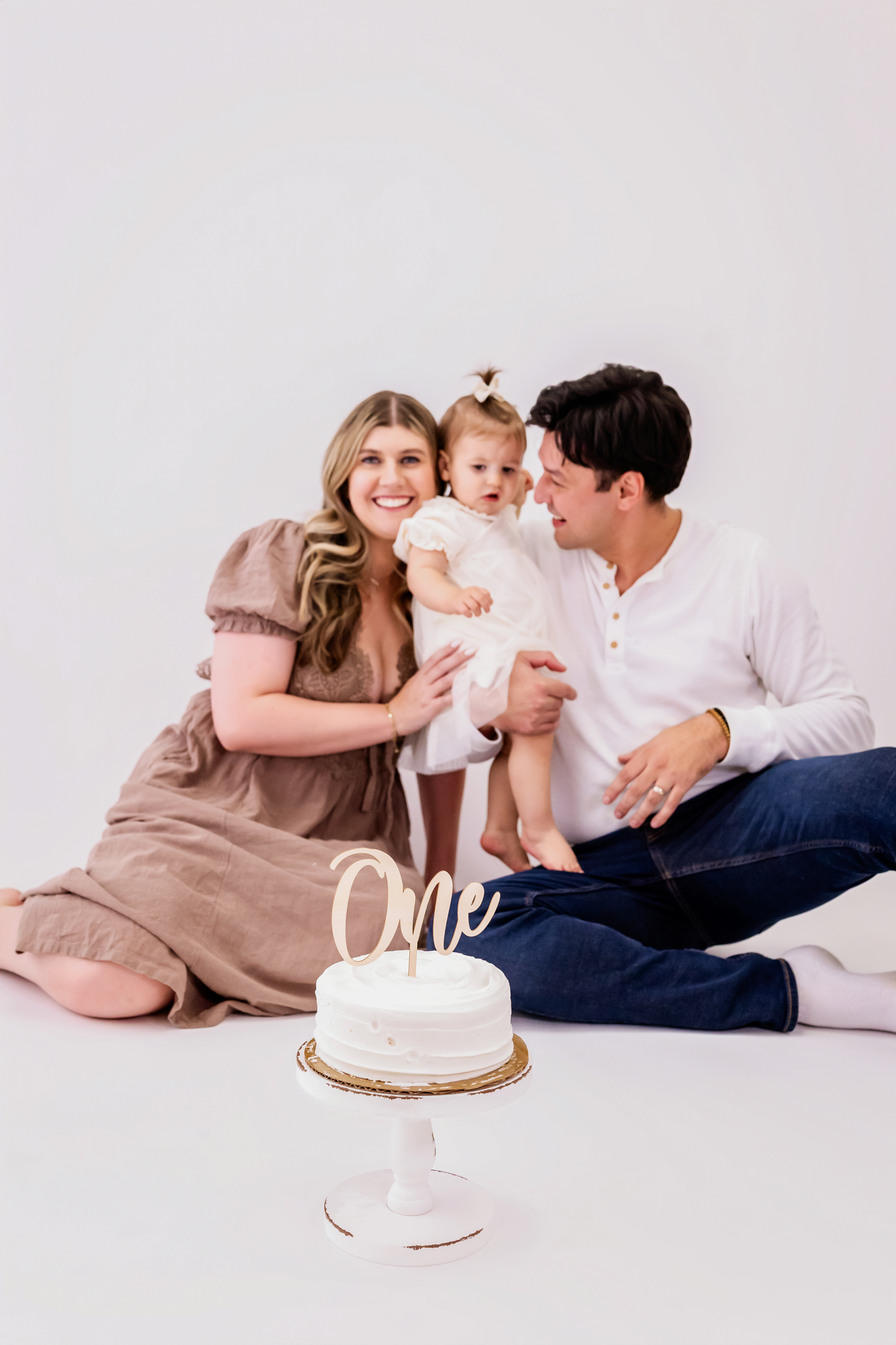 Cake smash and milestone setup in studio.